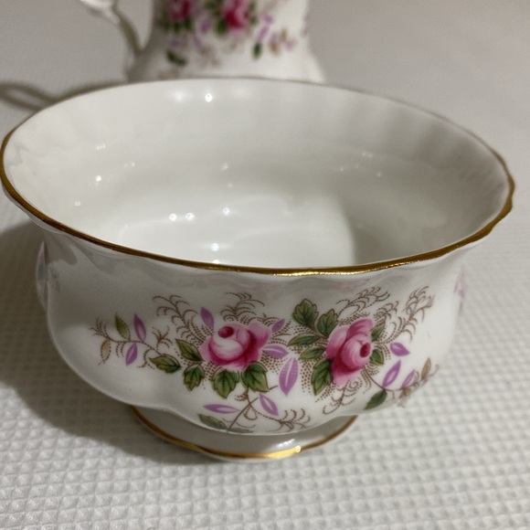 Royal Albert Lavender Rose Cream Jug & Sugar Bowl Set Bone China - Picture 6 of 12